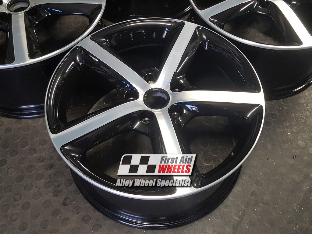 R173DBG EXCHANGE SERVICE - AUDI Q7 4x20" GENUINE 5 SPOKE GLOSS BLACK DIAMOND CUT ALLOY WHEELS